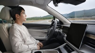 Автопилот и ассистенты на китайском авто: что они умеют